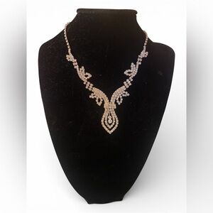 Elegant Vintage Silver Art Deco Rhinestone Necklace16 inches in great condition